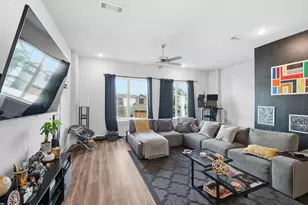 8132 Bromley Dr, Dallas, TX 75231 - Photo 11