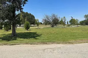 805 Lloyd's Rd, Little Elm, TX 75068 - Photo 11