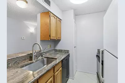 4859 Cedar Springs Road #139, Dallas, TX 75219 - Photo 11