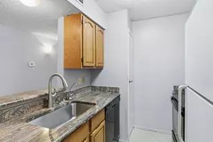 4859 Cedar Springs Rd, Dallas, TX 75219 - Photo 11