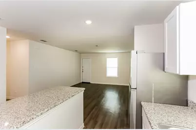 813 S Sutton Street, Mabank, TX 75147 - Photo 9