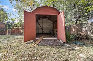 706 Commerce St, Euless, TX 76040 - Photo 21