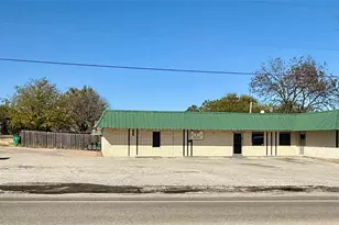 1711 W 5th St, Clifton, TX 76634 - Photo 1