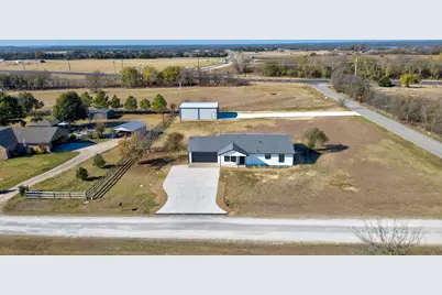 718 Arapaho Drive, Tioga, TX 76271 - Photo 1