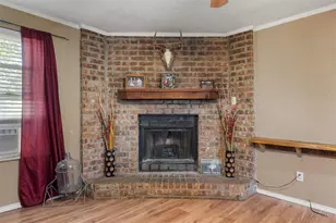 1025 Wyatt Ln, McGregor, TX 76657 - Photo 5