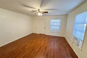 1326 W Shepherd St, Denison, TX 75020 - Photo 11