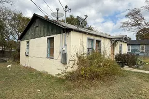 642 E Lumpkin St, Meridian, TX 76665 - Photo 5