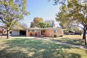 1400 Brazos St, Graham, TX 76450 - Photo 1