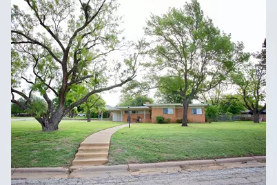 1400 Brazos St, Graham, TX 76450 - Photo 1