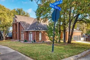 3001 Forestwood Dr, Arlington, TX 76006 - Photo 3