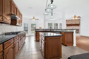 333 Green Acres Dr, Murphy, TX 75094 - Photo 3