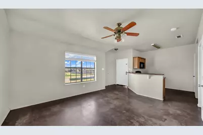 141 Lindas Creek Lane, Weatherford, TX 76088 - Photo 5