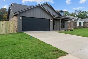 16410 Crossing Cir, Lindale, TX 75771 - Photo 3