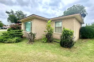 1611 Live Oak St, Goldthwaite, TX 76844 - Photo 25