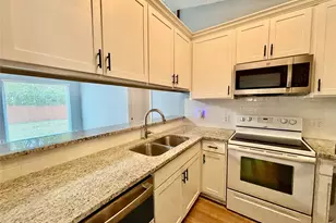 319 Iberis Dr, Arlington, TX 76018 - Photo 5