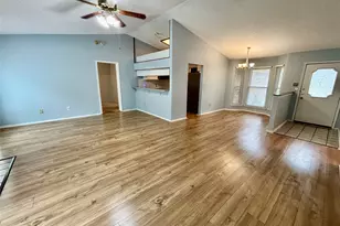 319 Iberis Dr, Arlington, TX 76018 - Photo 3