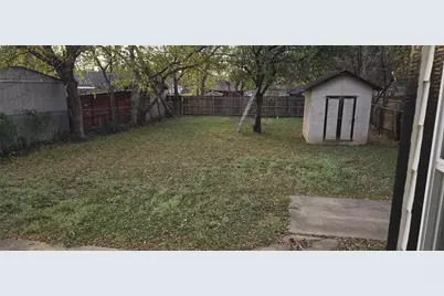 405 6th Street, Grand Prairie, TX 75051 - Photo 11