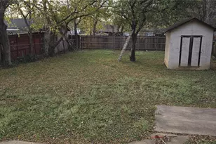 405 6th St, Grand Prairie, TX 75051 - Photo 11