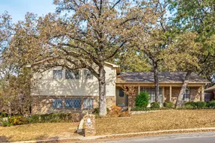 411 Washington Dr, Arlington, TX 76011 - Photo 1