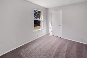 818 Creekside Dr, Glenn Heights, TX 75154 - Photo 13