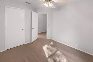 818 Creekside Dr, Glenn Heights, TX 75154 - Photo 9