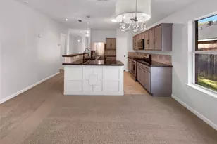 818 Creekside Dr, Glenn Heights, TX 75154 - Photo 3