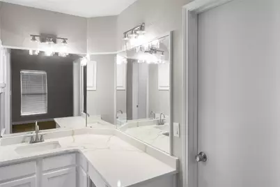 5711 Congressional Drive, Arlington, TX 76018 - Photo 13