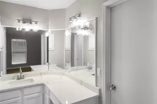 5711 Congressional Dr, Arlington, TX 76018 - Photo 13