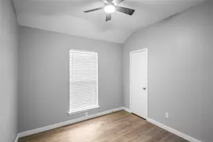 5711 Congressional Dr, Arlington, TX 76018 - Photo 15