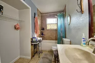 140 Meadowbrook St, Robinson, TX 76706 - Photo 15