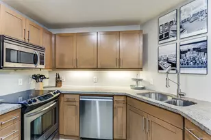 411 W 7th St, Fort Worth, TX 76102 - Photo 5