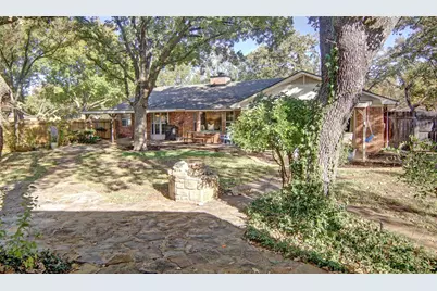 1300 Fisher Street, Graham, TX 76450 - Photo 35