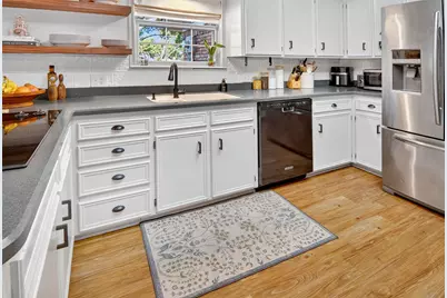 1300 Fisher Street, Graham, TX 76450 - Photo 15