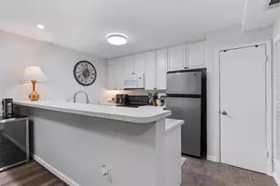 7510 Holly Hill Dr, Dallas, TX 75231 - Photo 9