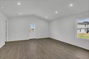 224 Arbor Ct, Granbury, TX 76048 - Photo 5