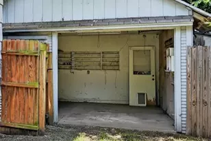 116 N Willow St, Sherman, TX 75090 - Photo 3