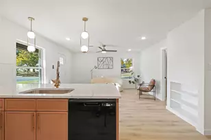 820 Belltower Dr, Irving, TX 75061 - Photo 11