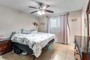 6102 Kelly Elliott Dr, Arlington, TX 76001 - Photo 9