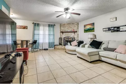 6102 Kelly Elliott Drive, Arlington, TX 76001 - Photo 3