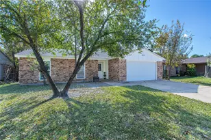 1317 California Trail, Grand Prairie, TX 75052 - Photo 3
