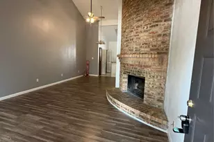 300 Bluegrass Ln, Euless, TX 76039 - Photo 5