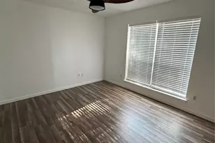 300 Bluegrass Ln, Euless, TX 76039 - Photo 9