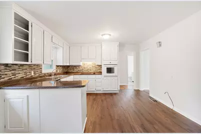 2025 Cedar Street, Paris, TX 75460 - Photo 9