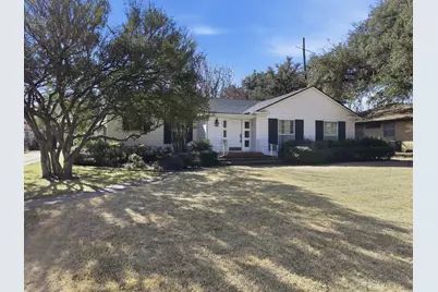 302 Carr Street, Hillsboro, TX 76645 - Photo 1