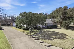 302 Carr St, Hillsboro, TX 76645 - Photo 3