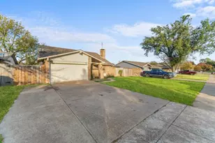 813 Via Avenida, Mesquite, TX 75150 - Photo 37