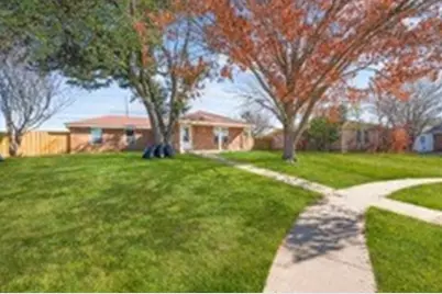 8455 Sugarberry Road, Dallas, TX 75249 - Photo 3