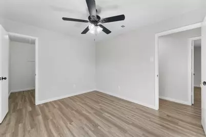 8455 Sugarberry Road, Dallas, TX 75249 - Photo 17