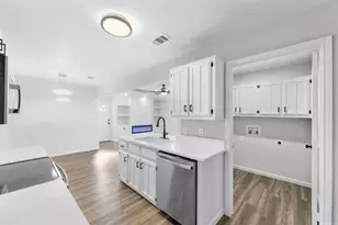 8455 Sugarberry Rd, Dallas, TX 75249 - Photo 13