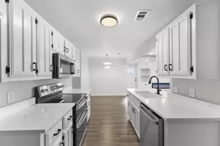 8455 Sugarberry Rd, Dallas, TX 75249 - Photo 9